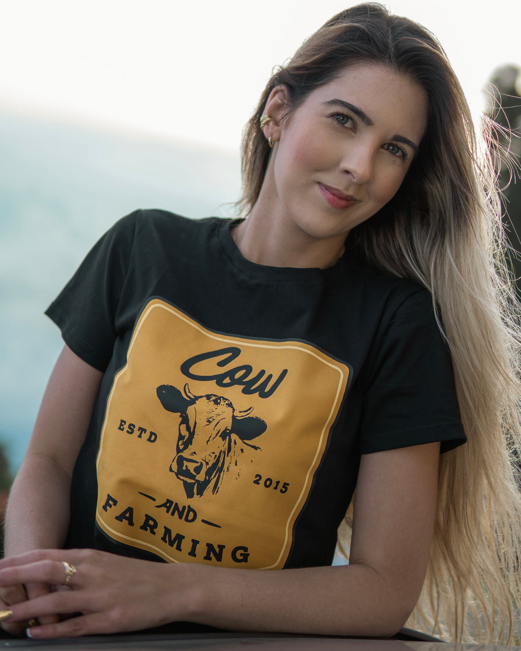 Camiseta Cow Farming Negra 1077