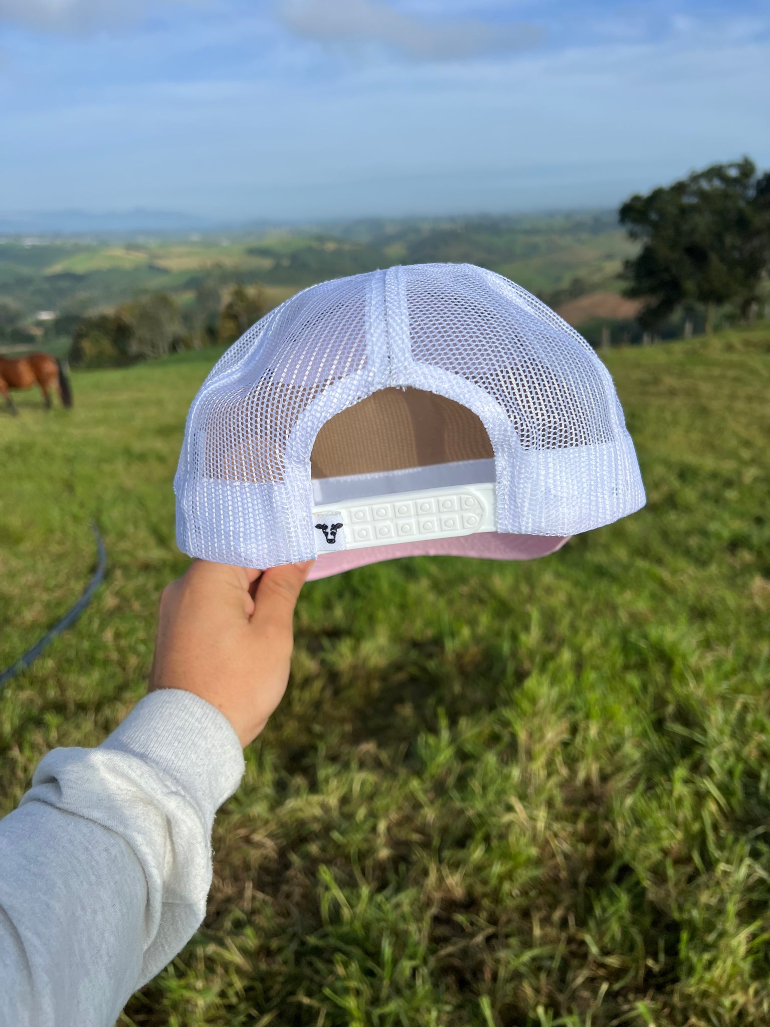 Gorra Brahman Lateral Rosada