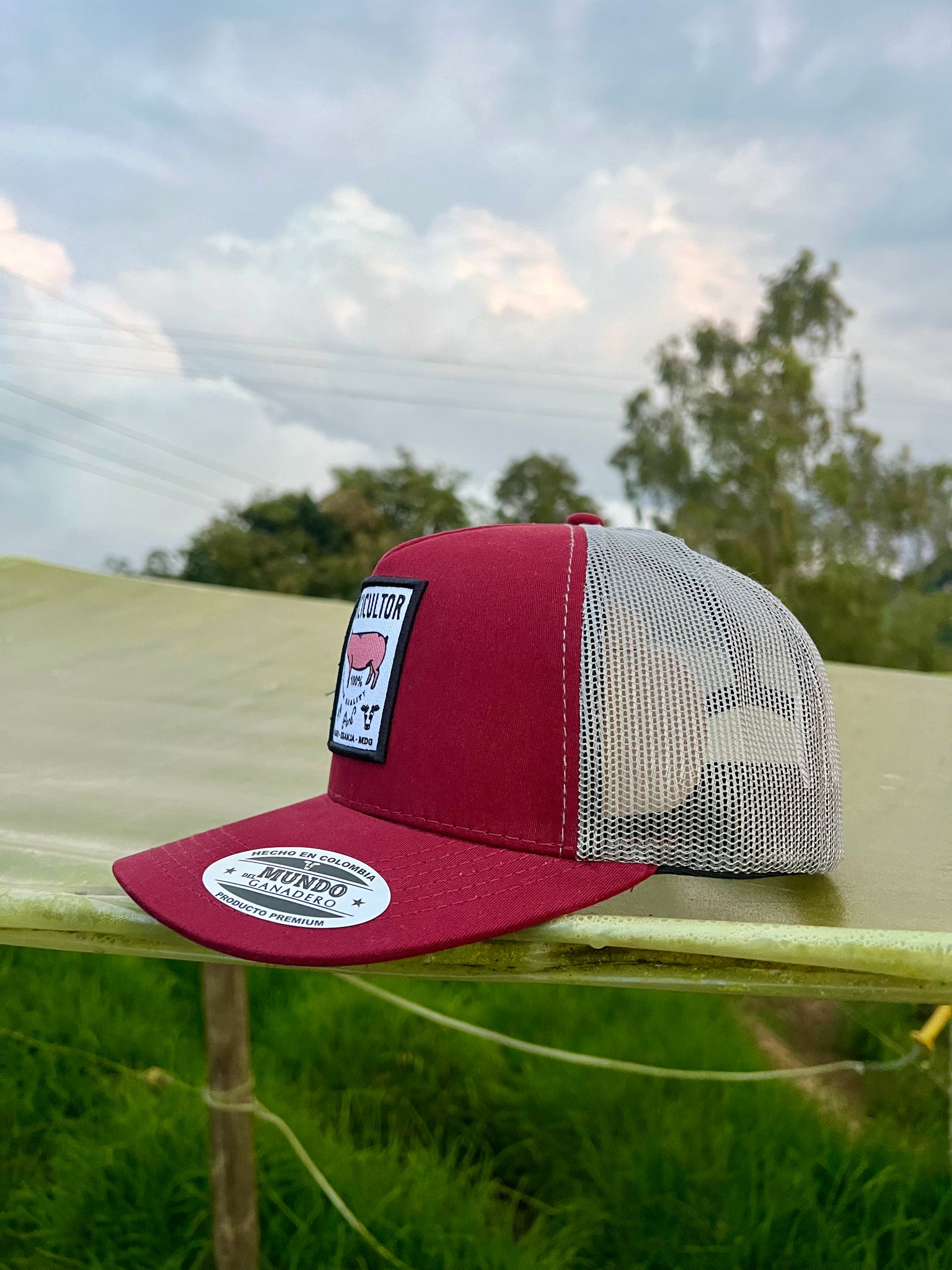 Gorra Porcicultor MDG Vino